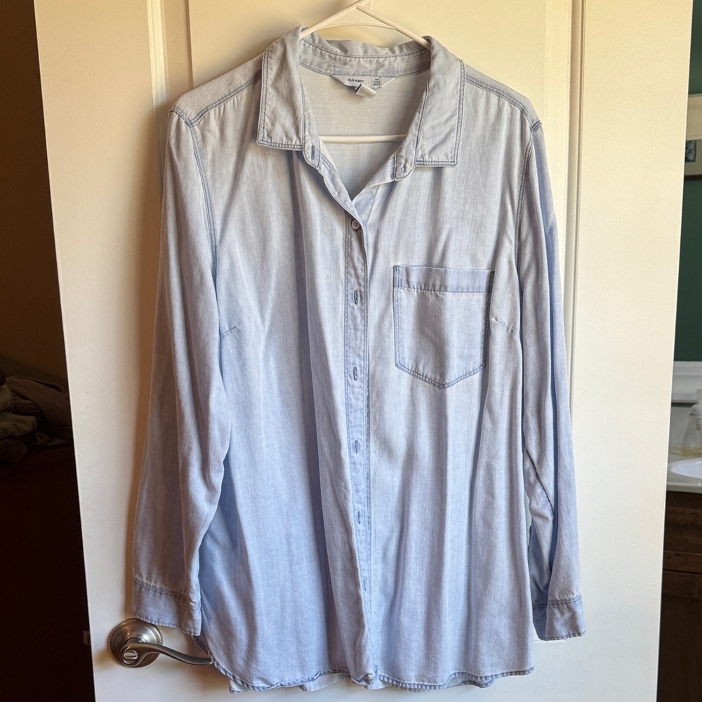 Old Navy Light Blue Women's Button Down Shirt